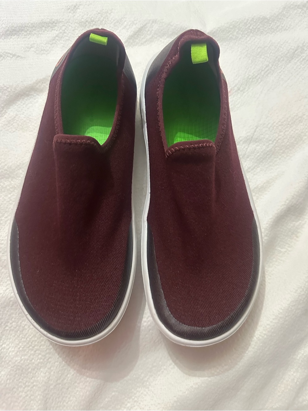 OOFOS OO Mega Eezee Slip on Sneakers